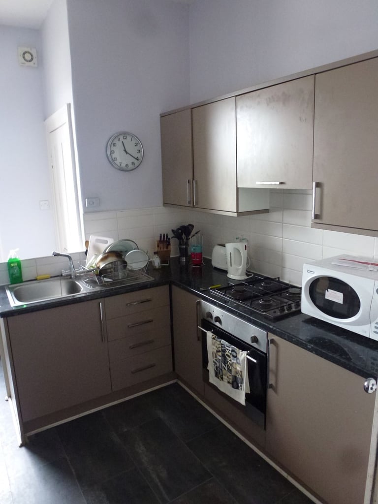 Bellevue / New Town: comfortable 5 bedroom HMO flat