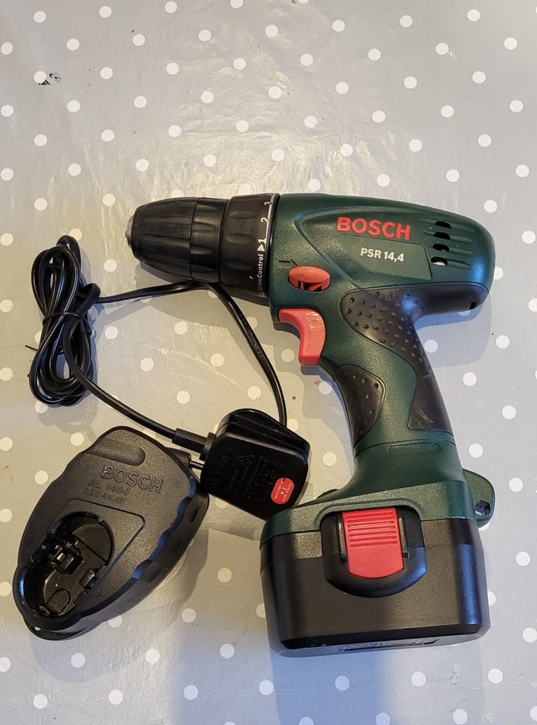 Bosch Battery Powered Drill / Screwdriver 
