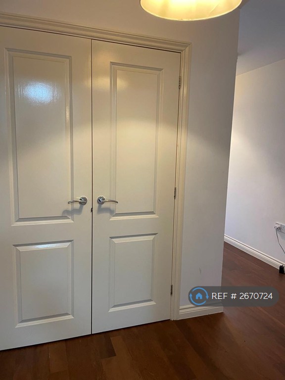 3 bedroom flat in Maltings Close, Cambridge, CB5 (3 bed) (#2670724)