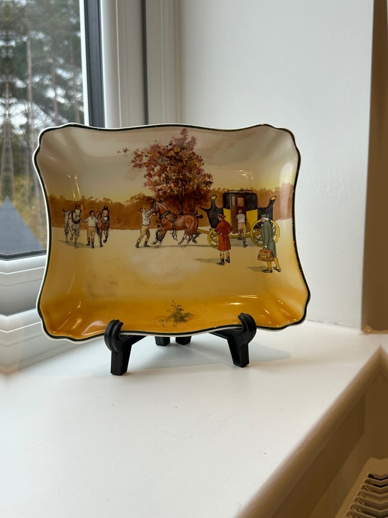 Rare Royal Doulton vintage Antique Dish Plate Coaching Days 1923 Made In England