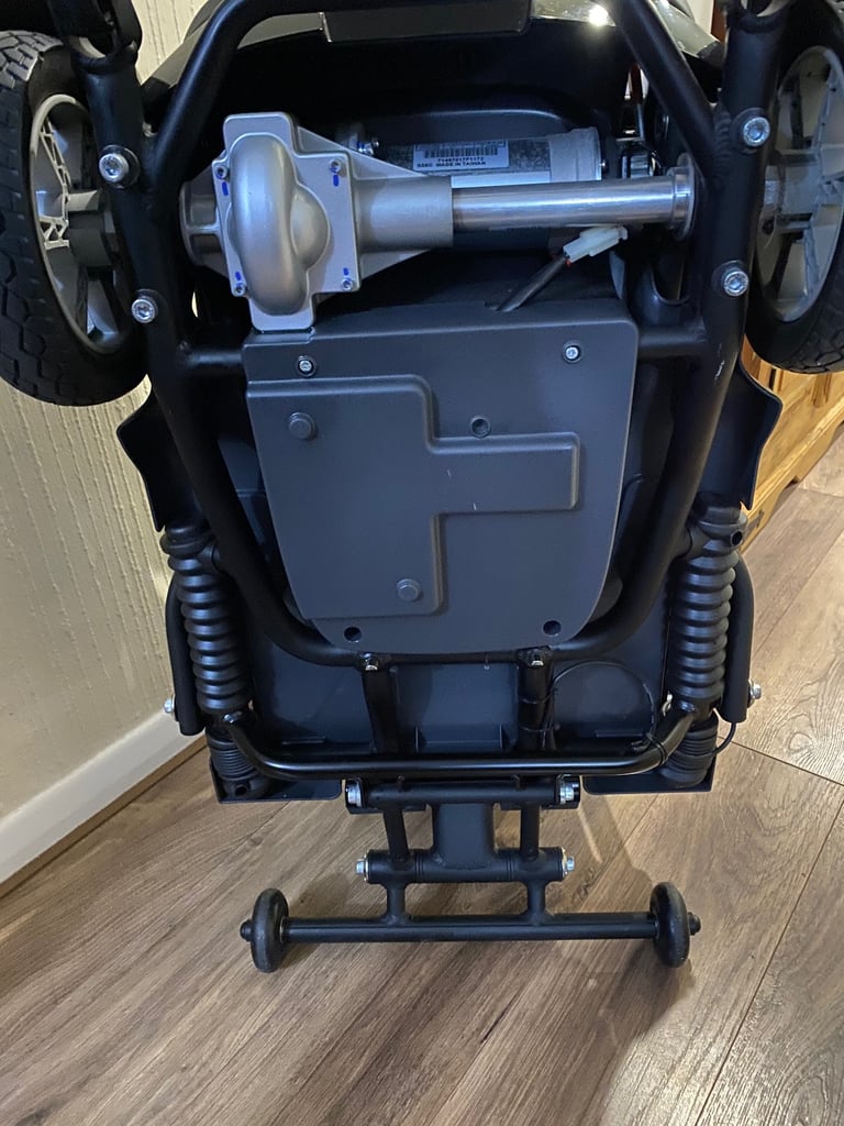 Mobility scooter pride quest manual folding boot scooter 