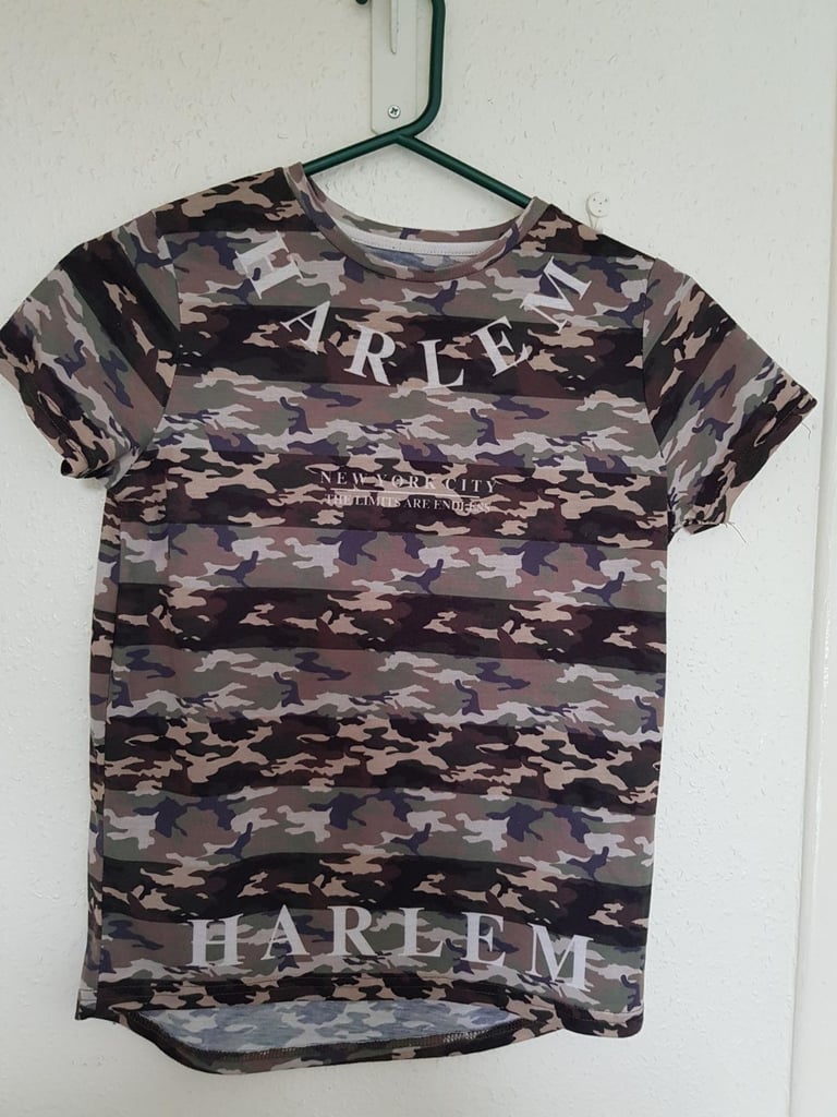 Boys' Camo T-shirt . Great Condition . Age: 9-10 Years