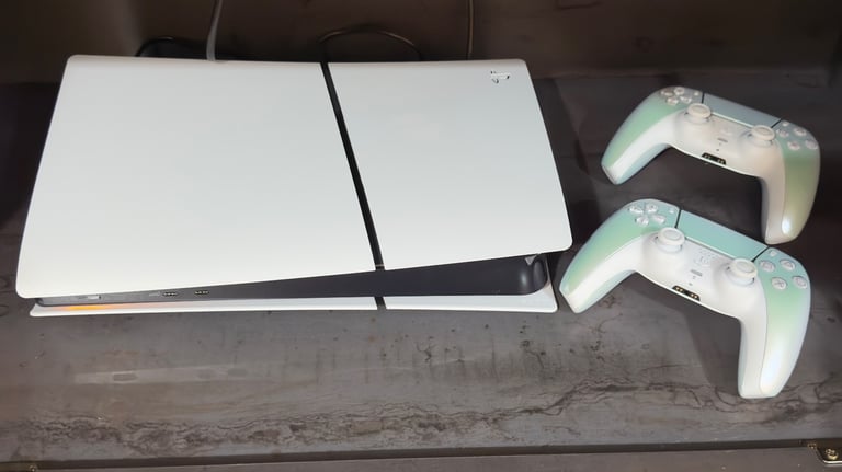 image for PlayStation 5 + 2 controllers 