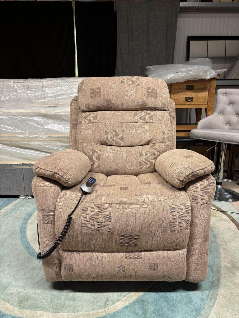 ELECTRIC RISE and RECLINER BEIGE FABRIC CHAIR excellent condition 