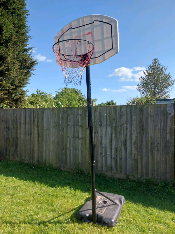 Large basketball net