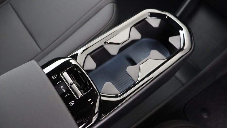 2025 Volvo EX30 Twin Performance Plus (Harman Kardon Sound, Apple CarPlay, BLIS) ESTATE Electric ...