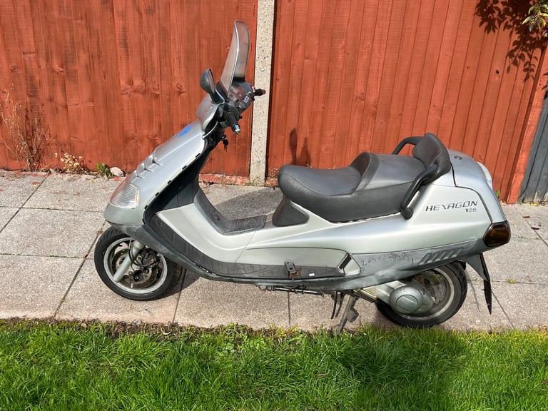 Piaggio, HEXAGON, 2004, 124 (cc)