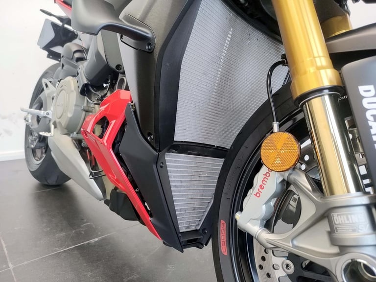 2025 Ducati Streetfighter V4S Ex-Demo Red 1,470 Miles | £325 Dep & £325 pcm