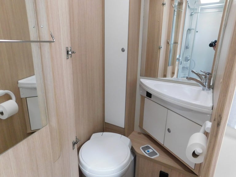 2018 SUNLIGHT T69L 4 Berth Low Line Motorhome Fiat Ducato 2.3 M/Jet 130 DIESEL Manual