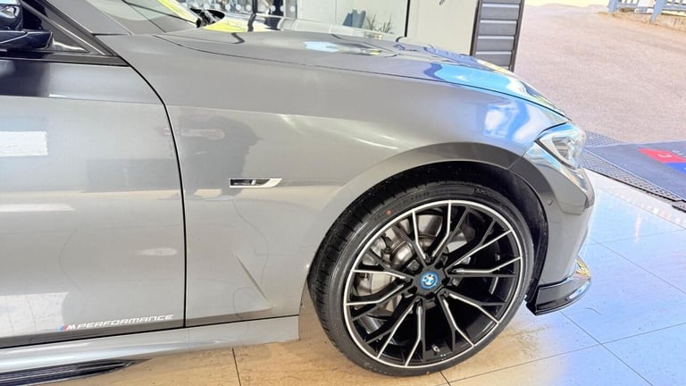 2022 BMW 3 Series 2.0 330e 12kWh M Sport Touring Auto Euro 6 (s/s) 5dr Estate PETROL/ELECTRIC Aut...