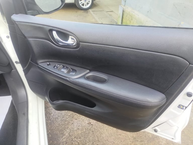2016 Nissan Pulsar 1.2 DiG-T N-Connecta 5dr HATCHBACK Petrol Manual