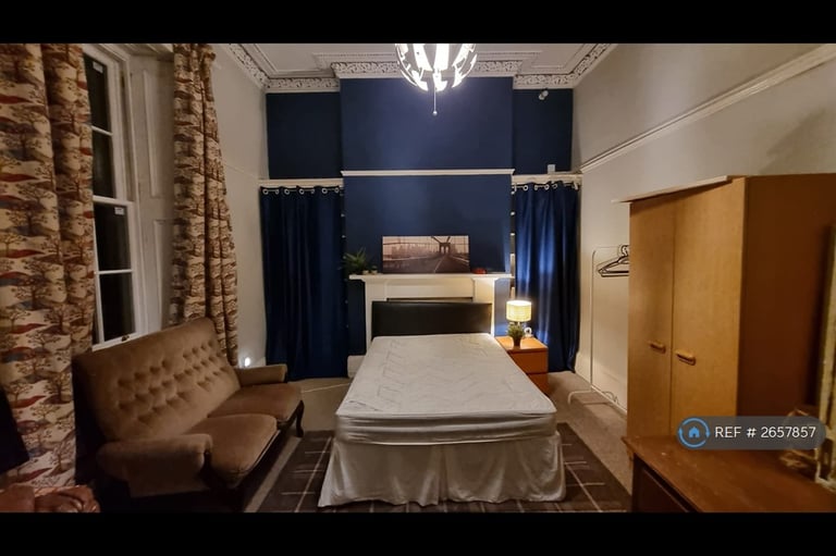 Studio flat in Hillhead, Glasgow, G12 (#2657857)