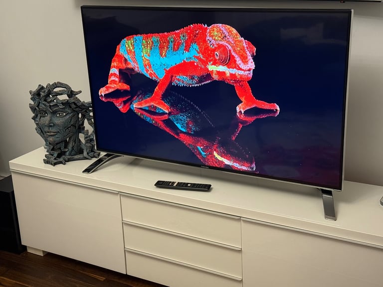 Toshiba 49 inch WiFi Smart LED TV 4K Ultra HD With Freeview Play