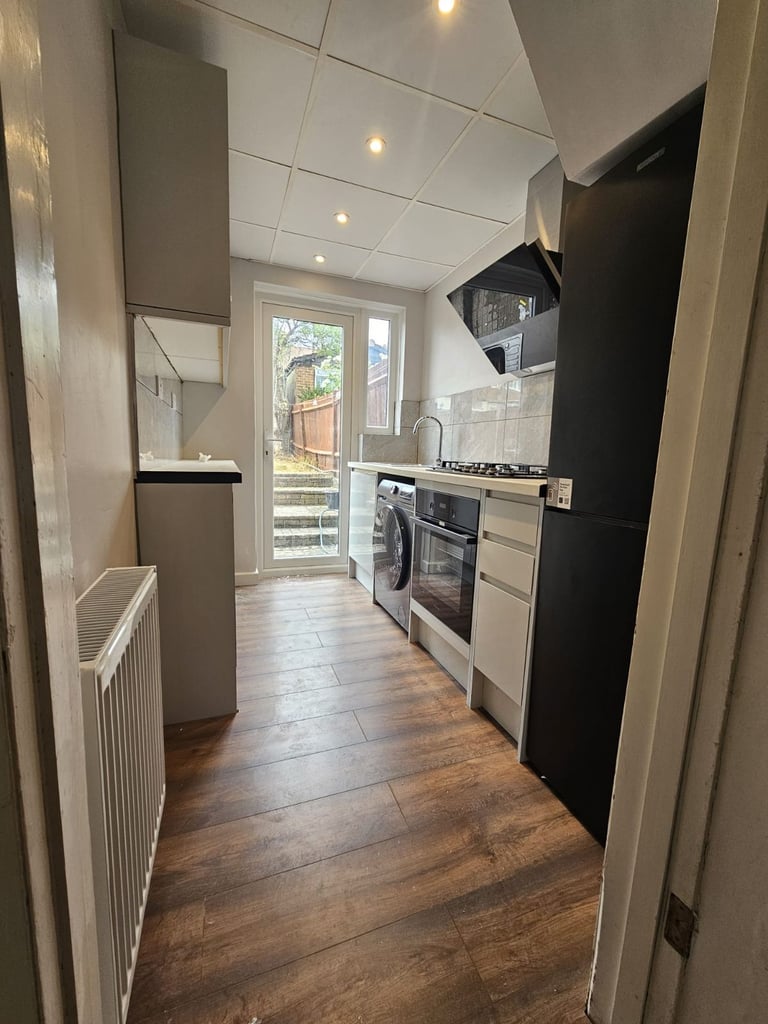 handyman electrician plumber painter carpenter roofer windows and more other works 