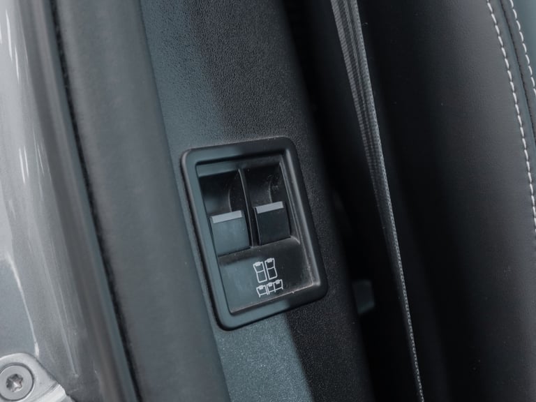 2021 Land Rover Discovery 3.0 D300 R-Dynamic HSE 5dr Auto Station Wagon Diesel Automatic