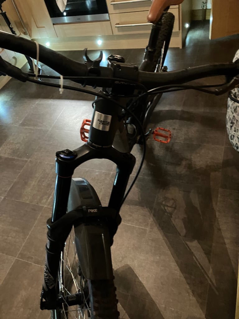 Mountain bike - carbon frame 