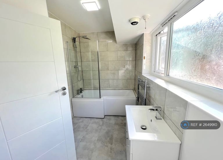 1 bedroom in Brighton Road, Coulsdon, CR5 (#2649910)