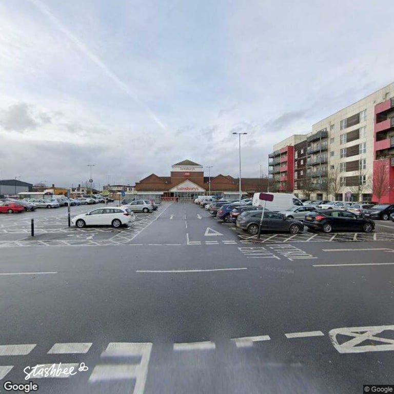 FANTASTIC Parking Space to rent in Sainsburys London (HA0)