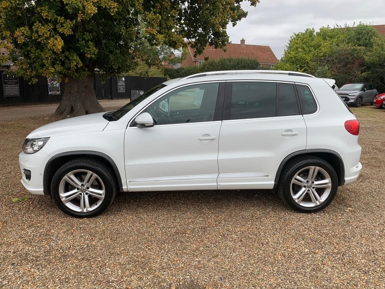 2014 Volkswagen Tiguan 2.0 TDi BlueMotion Tech R-Line 177 5dr ESTATE Diesel Manual
