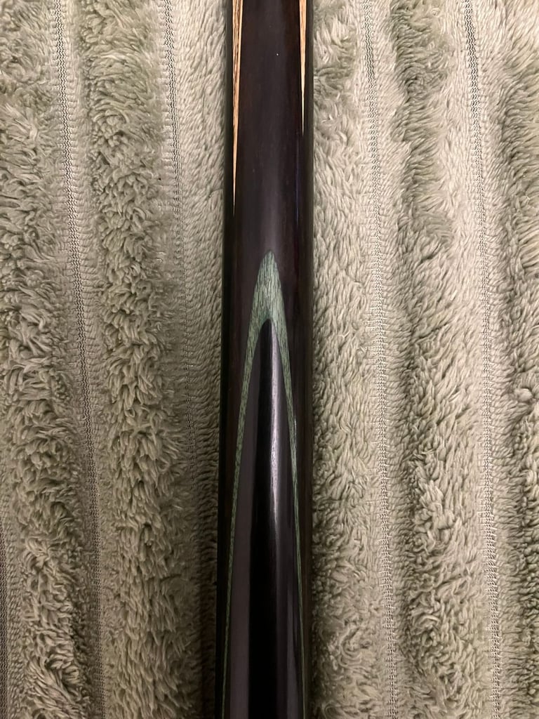 Beautiful Vintage 'Empire Match' One Piece Snooker Cue & Case