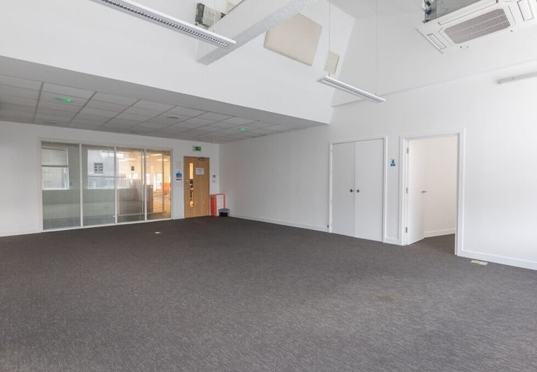 4 to 25 Person Private Office Suites to rent in *Fitzrovia*, Central London W1