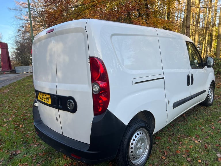 VAUXHALL COMBO 1.6 CDTi 2300 16v White Auto Diesel 2016