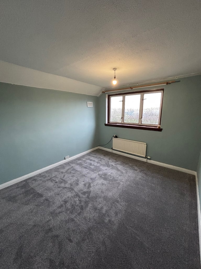 3-Bedroom detached house to rent in Perth. 