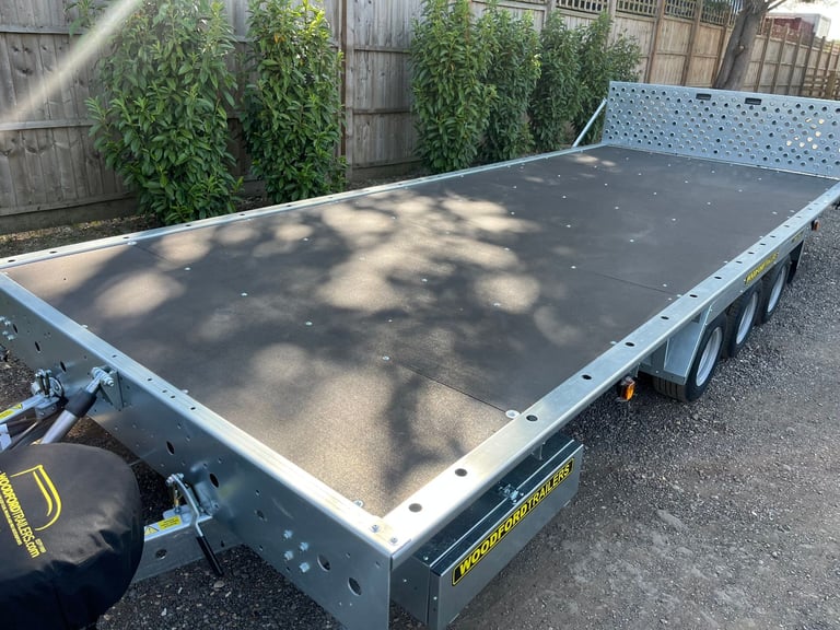 New Woodford Flatbed 18' x 7'3 (5.5 x 2.22m) Tilt Car Trailer Transporter 3500KG