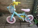 Children’s bike with stabilisers