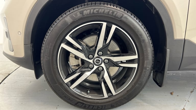 2024 Volvo XC40 Plus, B4 Mild hybrid, Petrol, Dark Estate Petrol Automatic
