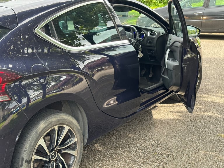 DS, DS 4, Hatchback, 2016, Manual, 1560 (cc), 5 doors