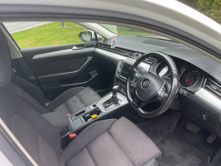 VOLKSWAGEN PASSAT 1.6 TDI BlueMotion Tech SE Business White Auto Diesel 2016