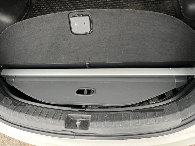 Hyundai, SANTA FE,Auto,tow bar, white, 4WD, FSH, new wheels, MOT & service! No advisory’s, 2014, 4X4