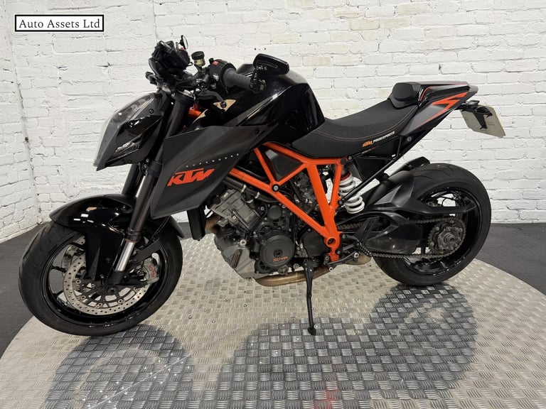 2016 KTM 1290 Super Duke R 1290 Naked Petrol Manual (172 ps) Naked Petrol Manual