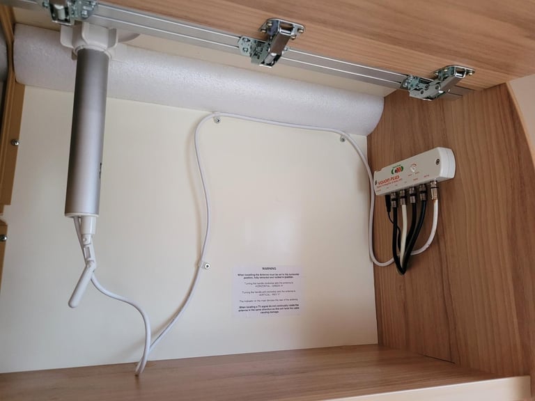 Bailey Unicorn Valencia 2014 Single Axle 4 Berth - Fixed Bed, Motor Mover, ATC