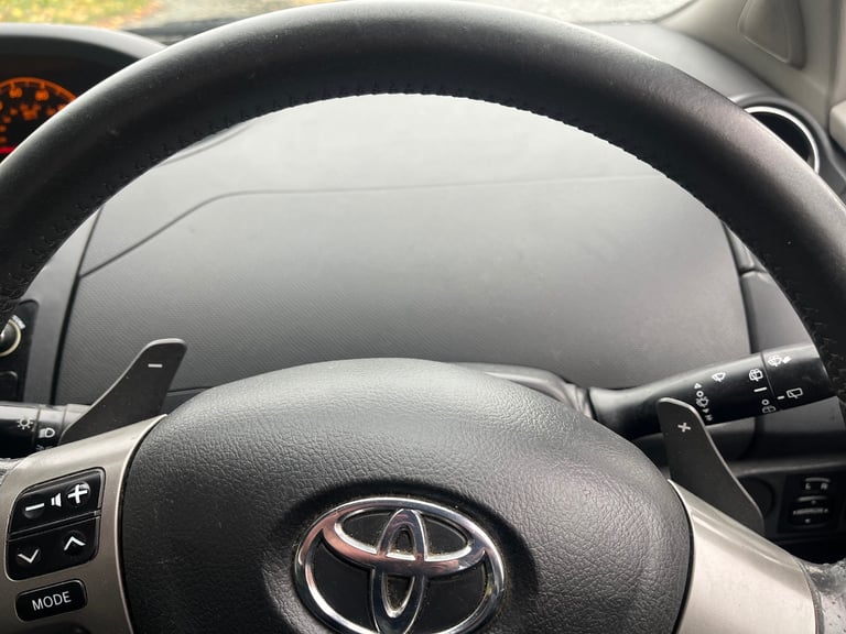 Toyota, YARIS, Hatchback, 2010, Semi-Auto, 1329 (cc), 5 doors