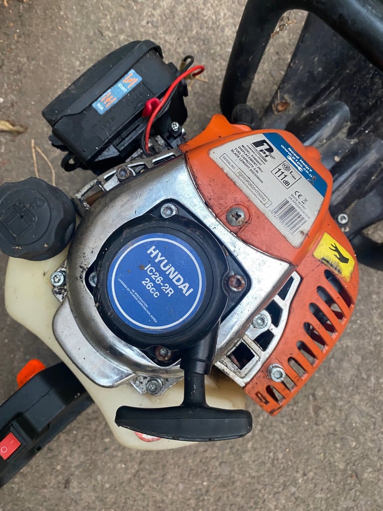 Used Hyundai Hedge trimmer 