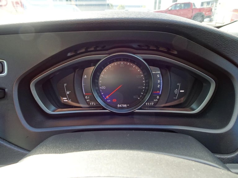 2019 Volvo V40 2.0 D2 R-Design Edition Euro 6 (s/s) 5dr HATCHBACK Diesel Manual