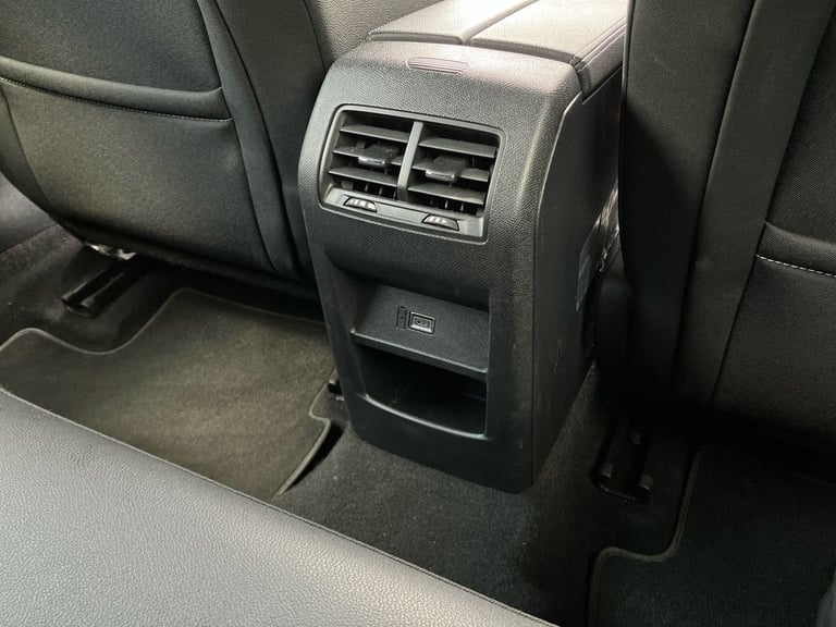 2024 Vauxhall Astra 115kW Ultimate 54kWh 5dr Auto Hatchback Electric Automatic