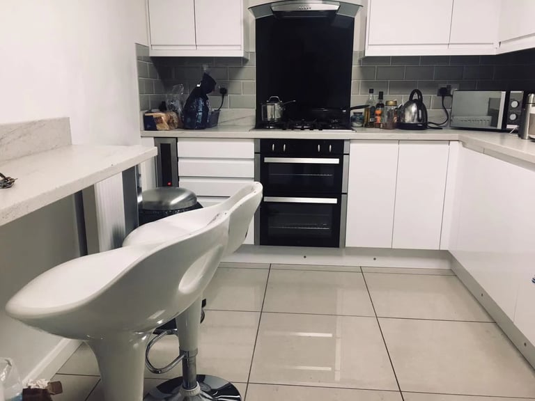 M9 Blackley Wallbrook Drive Spare room to rent 