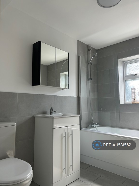 4 bedroom house in Cleveland Road, Southsea, PO5 (4 bed) (#1531562)