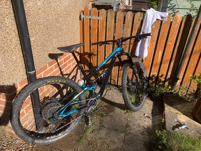 YT Jeffsy mountain bike 