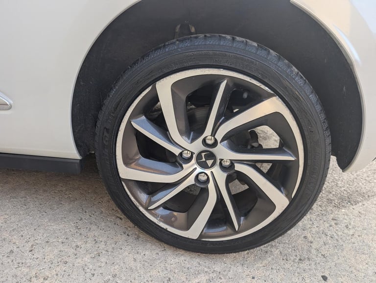 2016 DS Automobiles DS 3 1.6 THP Prestige Hatchback 3dr Petrol Manual Euro 6 (s/s) (165 bhp) Hatc...