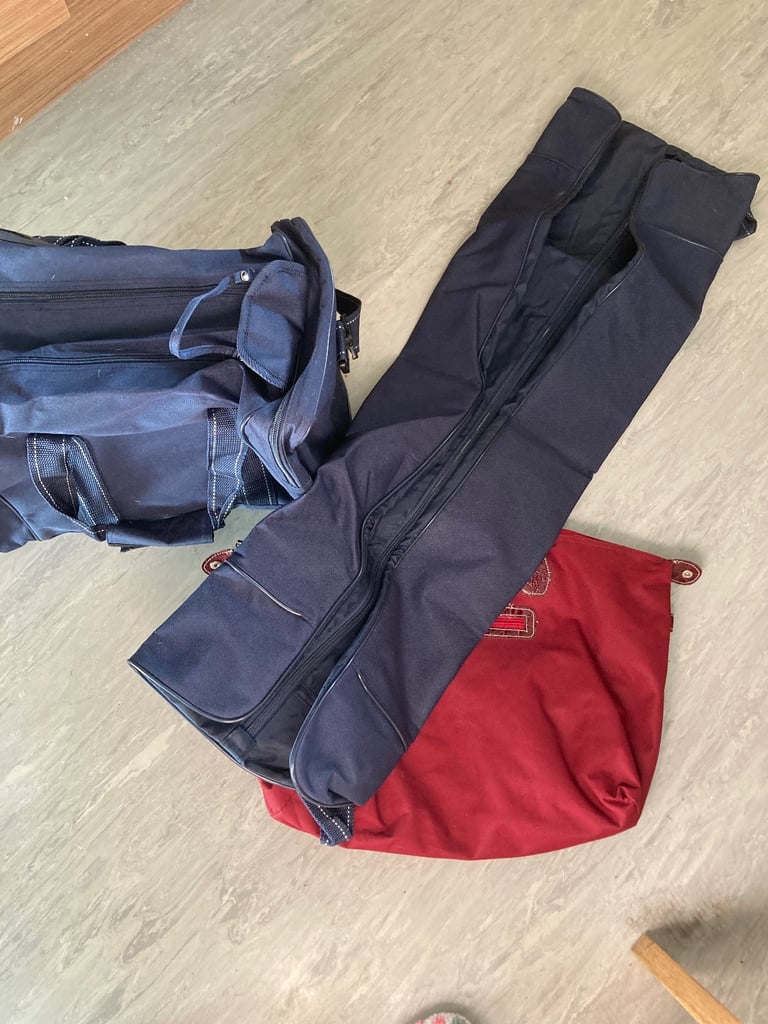 TRAVEL BAGS/SUITCASES