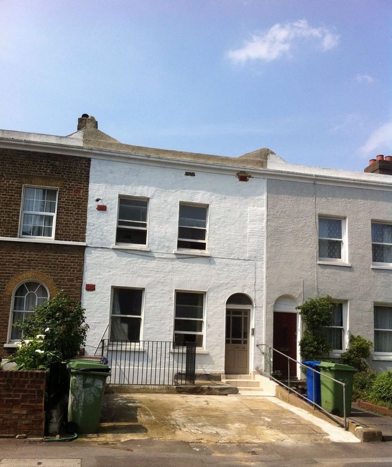 image for DSS S.C,1ST FLOOR LARGE STUDIO IDEAL FOR PARENT&CHILD IN CAMBERWELL GREEN ZONE 2 AREA