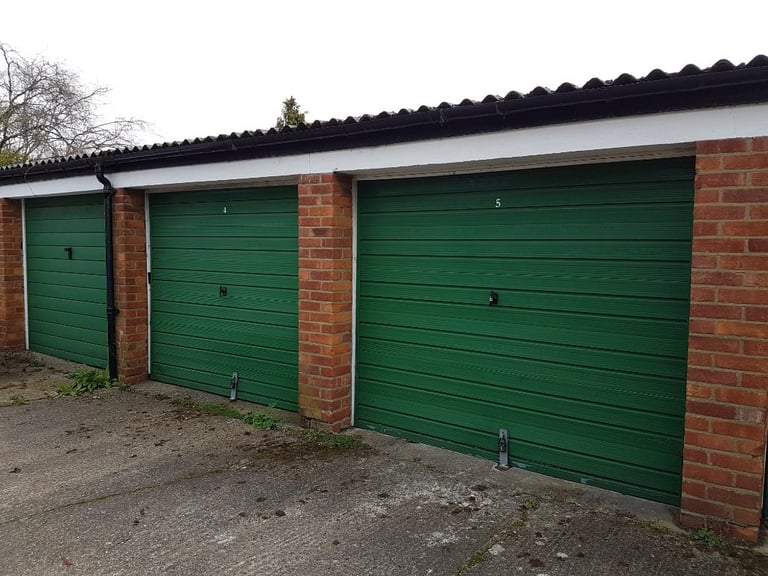 Garage/Parking/Storage: Southey Road, Wimbledon SW19 1NS