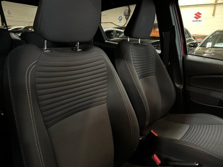 2018 Toyota Yaris 1.5 VVT-i Grey Bi-Tone Euro 6 5dr HATCHBACK Petrol Manual