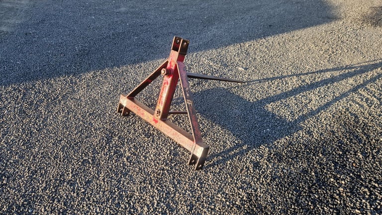 Tractor three point linkage foster single bale spike 