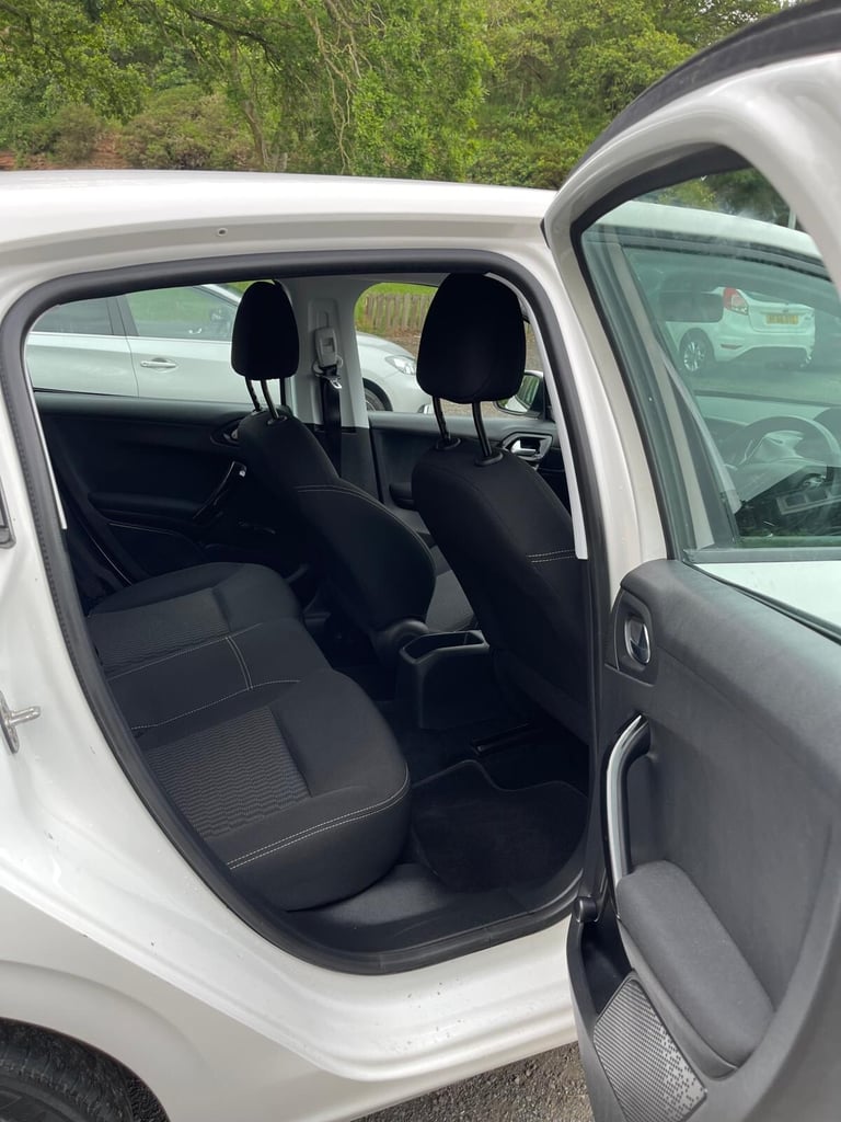 2019 Peugeot 208 1.2 PureTech 82 Active 5dr [Start Stop] HATCHBACK Petrol Manual