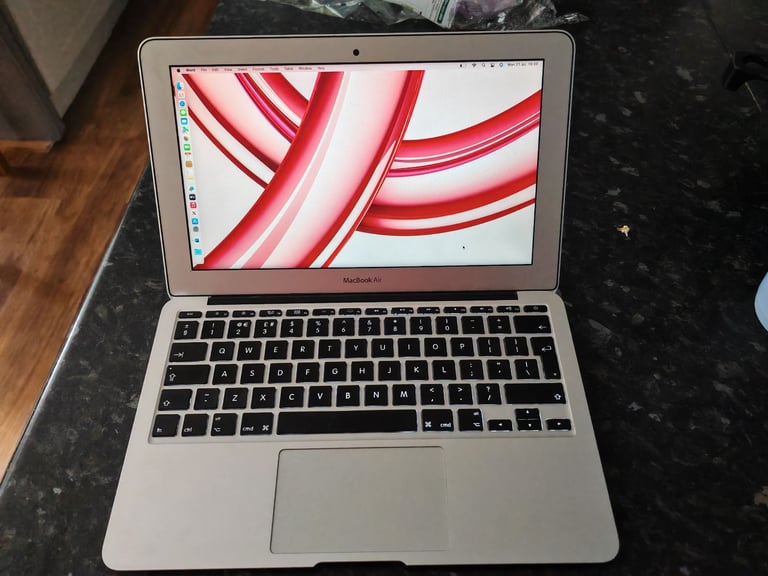 image for Apple MacBook Air 11" Core i5 - Office 2024